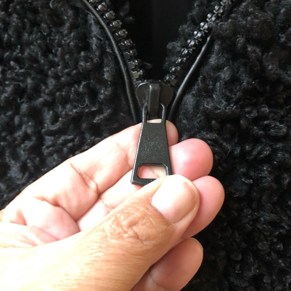 Zara Teddy Crop Jacket || Black - Picture 7 of 13